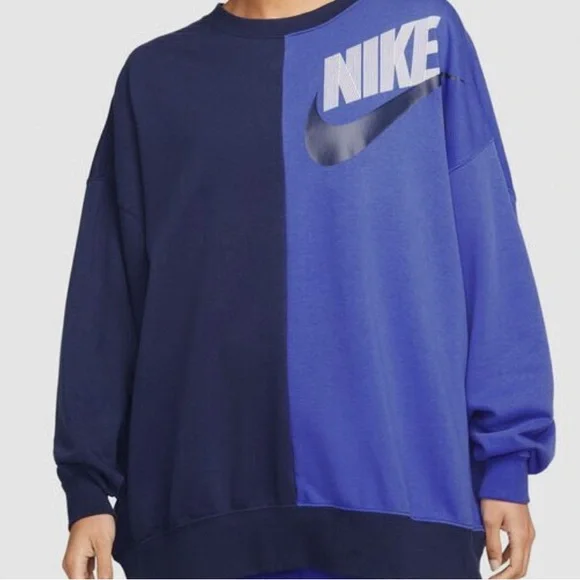 Women’s Nike Colorblock Oversized Dance Crewneck - Picture 6 of 6